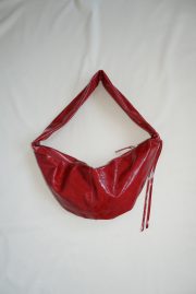 Banana Bag XL - Crushed patent ruby