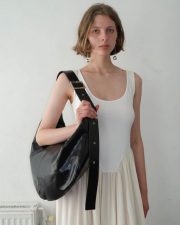 Buckle Banana XL Crushed Patent Black - Image 2