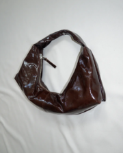 Slouchy Shoulder Bag - crushed patent coffee – Obrázok 3