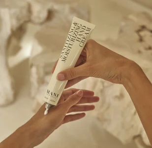 Mani Handcare: A gentle hand cream and a skincare routine that really works